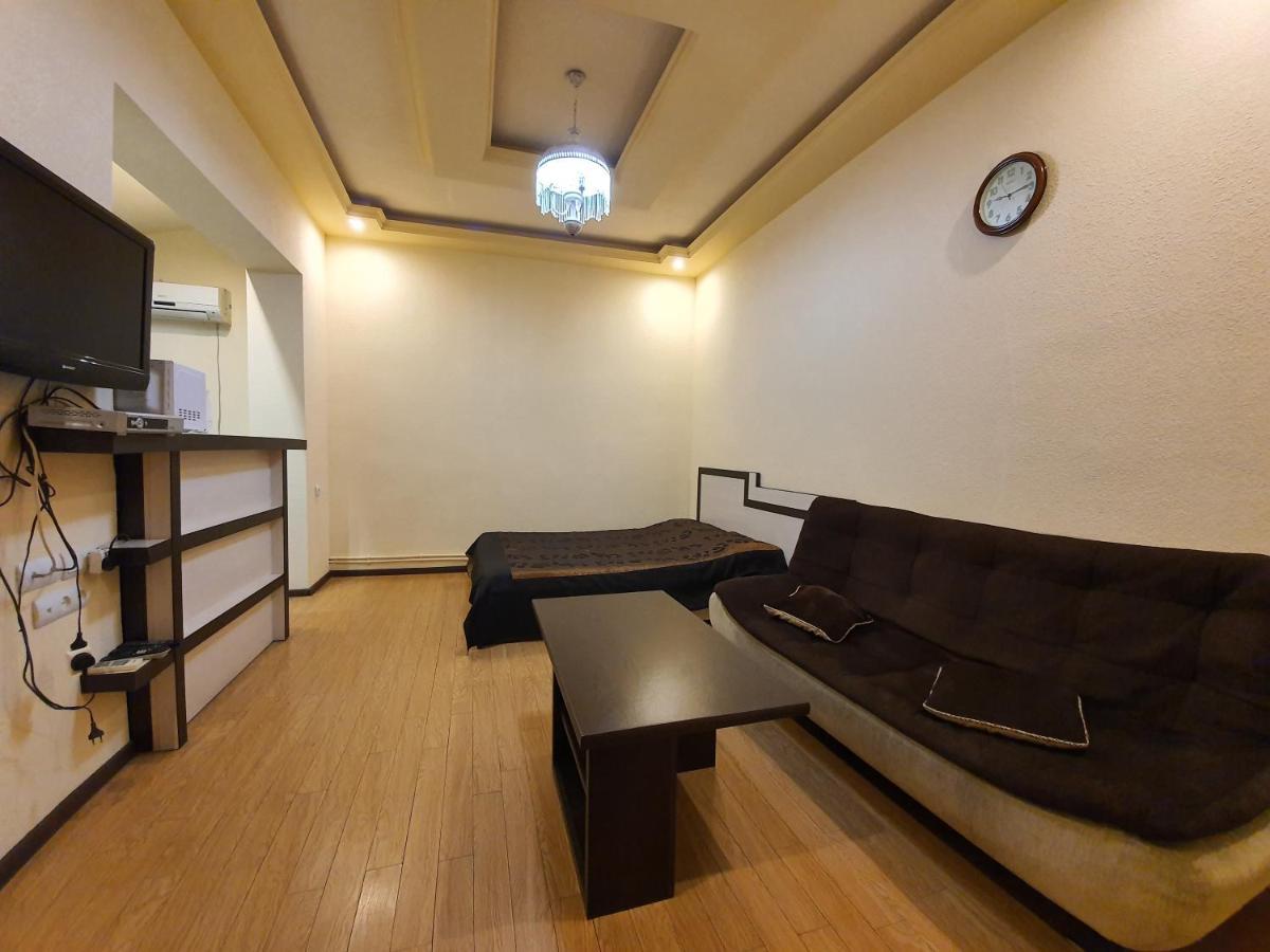 Tatev Apartments เยเรวาน ภายนอก รูปภาพ