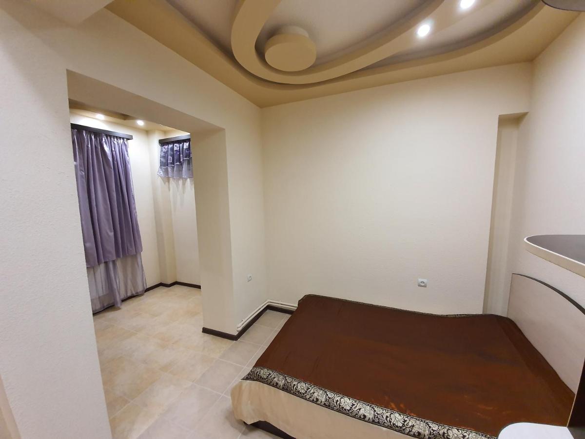 Tatev Apartments เยเรวาน ภายนอก รูปภาพ