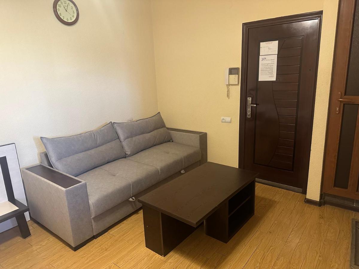 Tatev Apartments เยเรวาน ภายนอก รูปภาพ