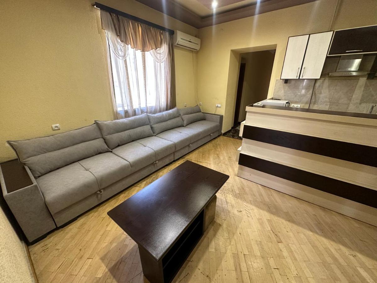 Tatev Apartments เยเรวาน ภายนอก รูปภาพ