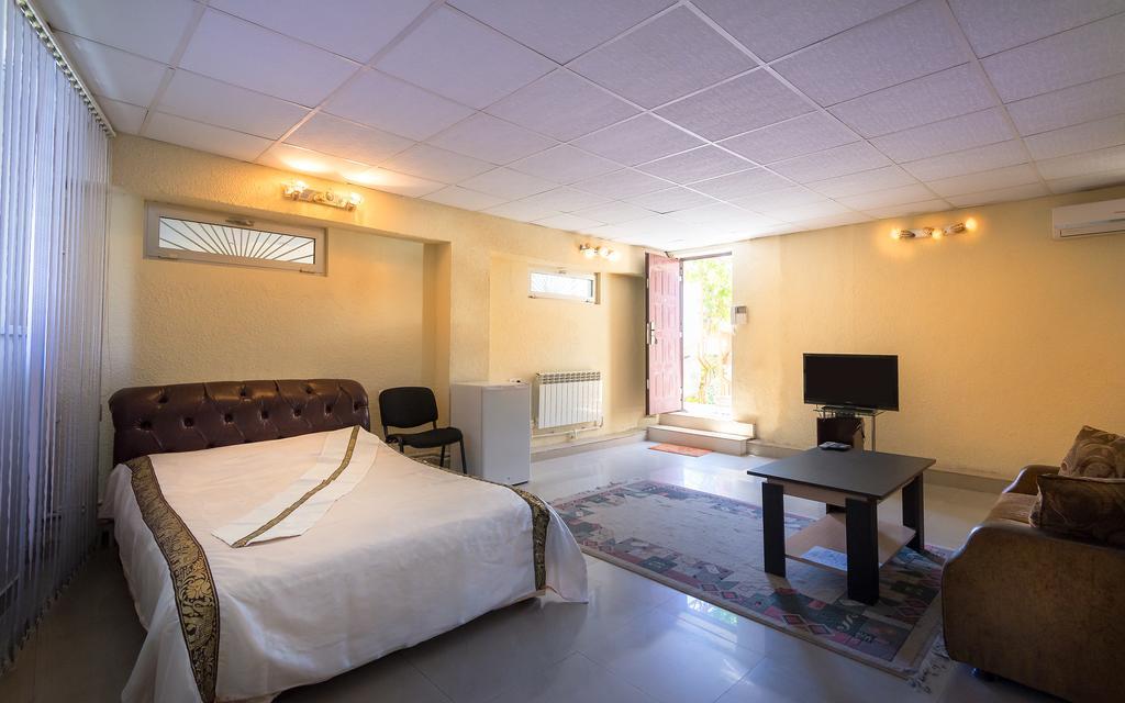 Tatev Apartments เยเรวาน ภายนอก รูปภาพ